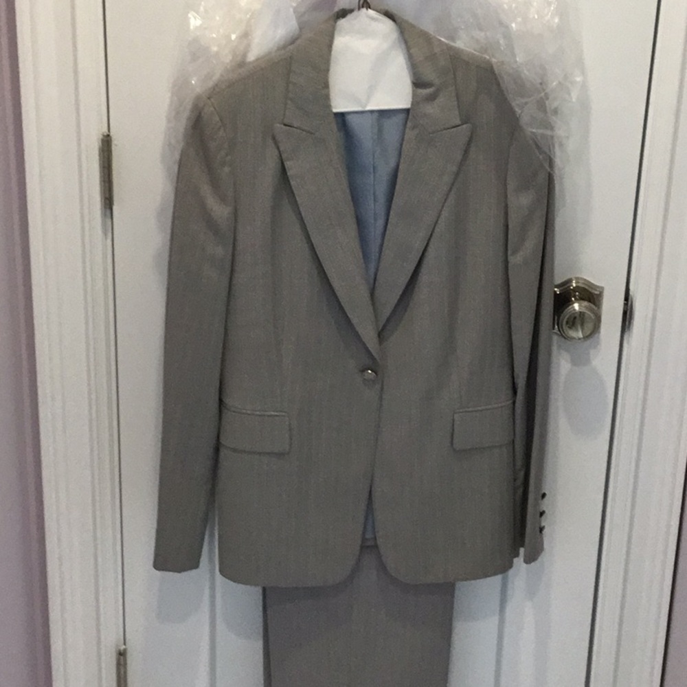 Ladies summer pantsuit